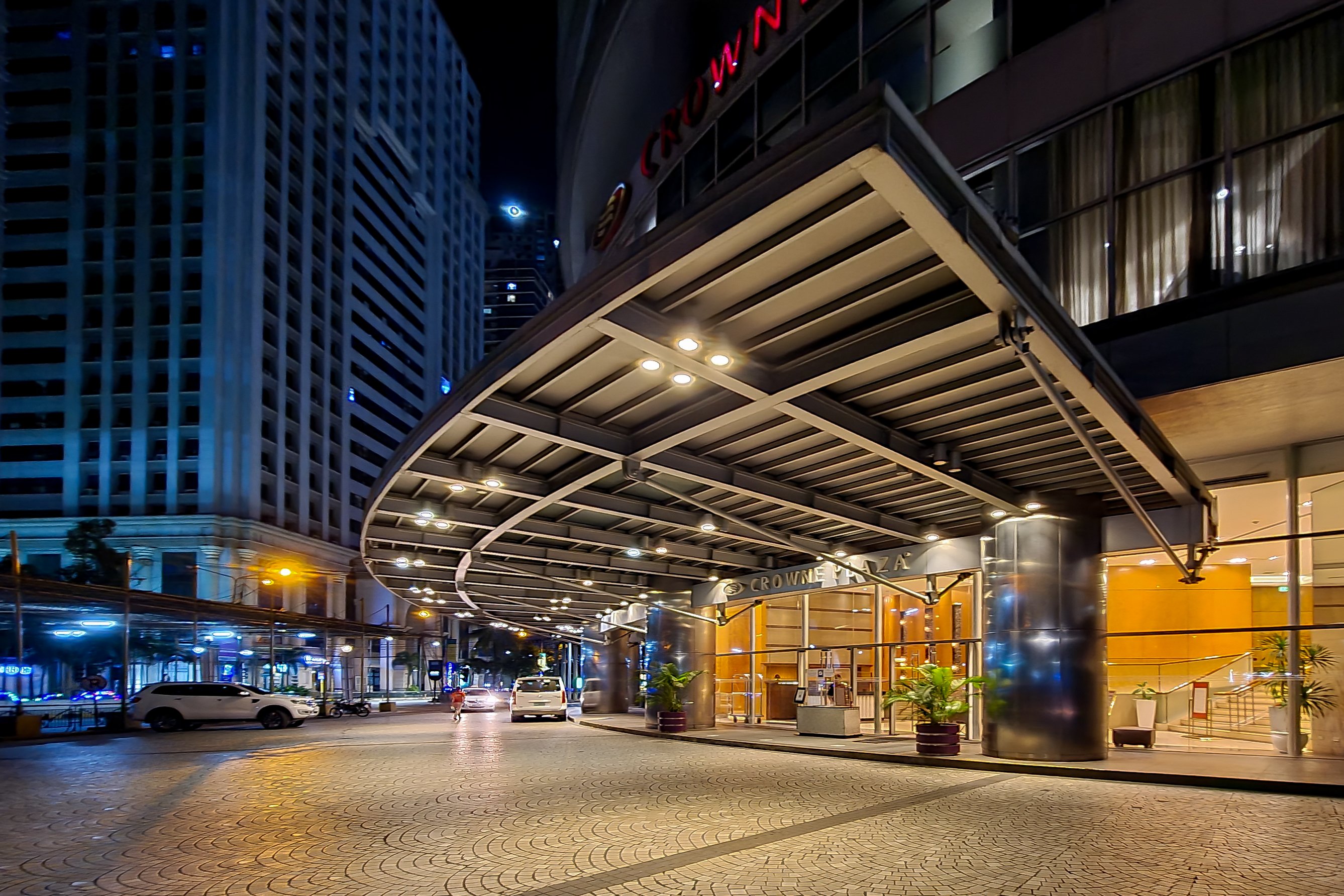 Crowne Plaza Galleria Manila 70/80