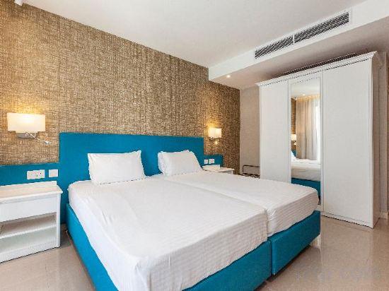 Standard, King Bed