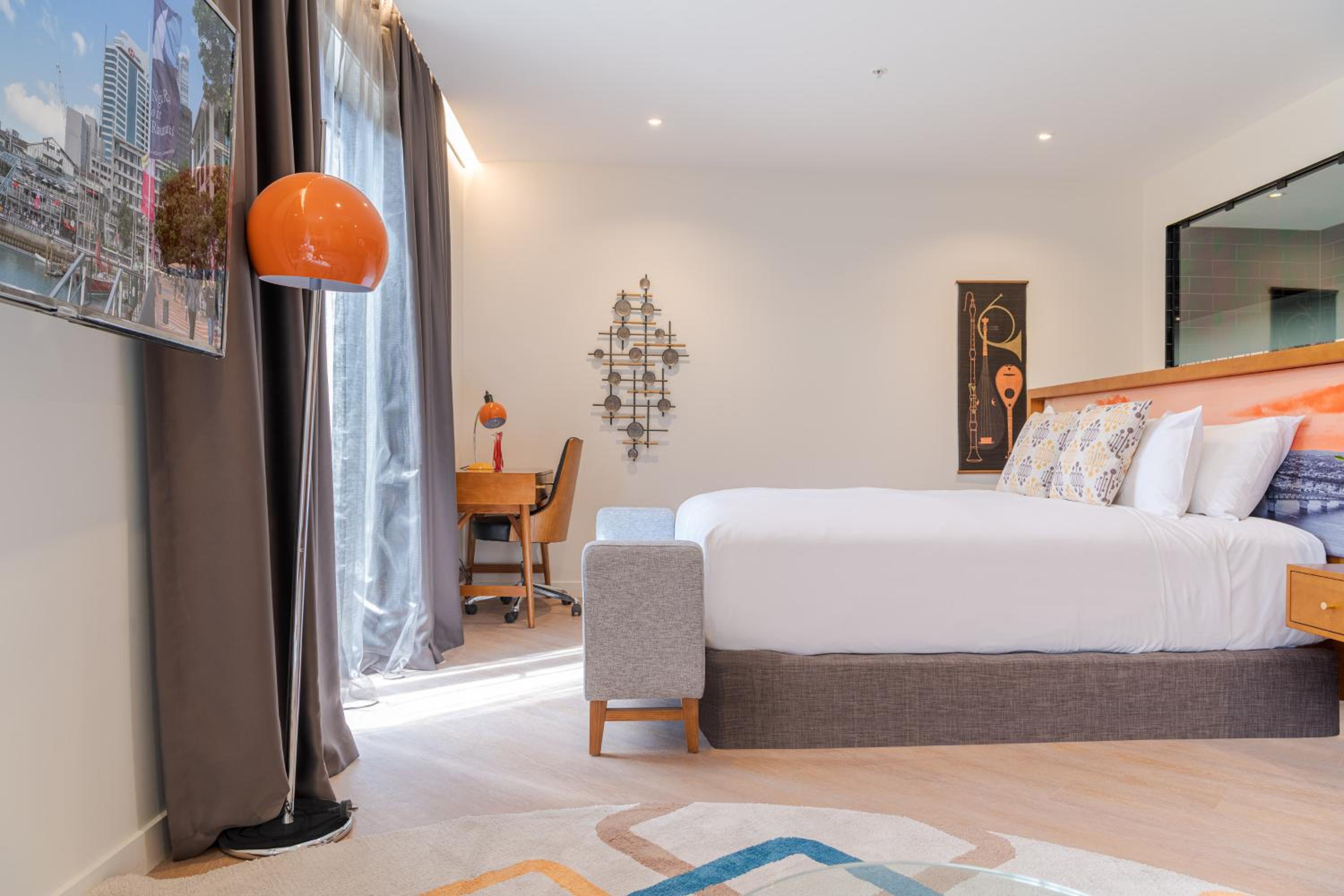 SUPERIOR, KING BED, BALCONY