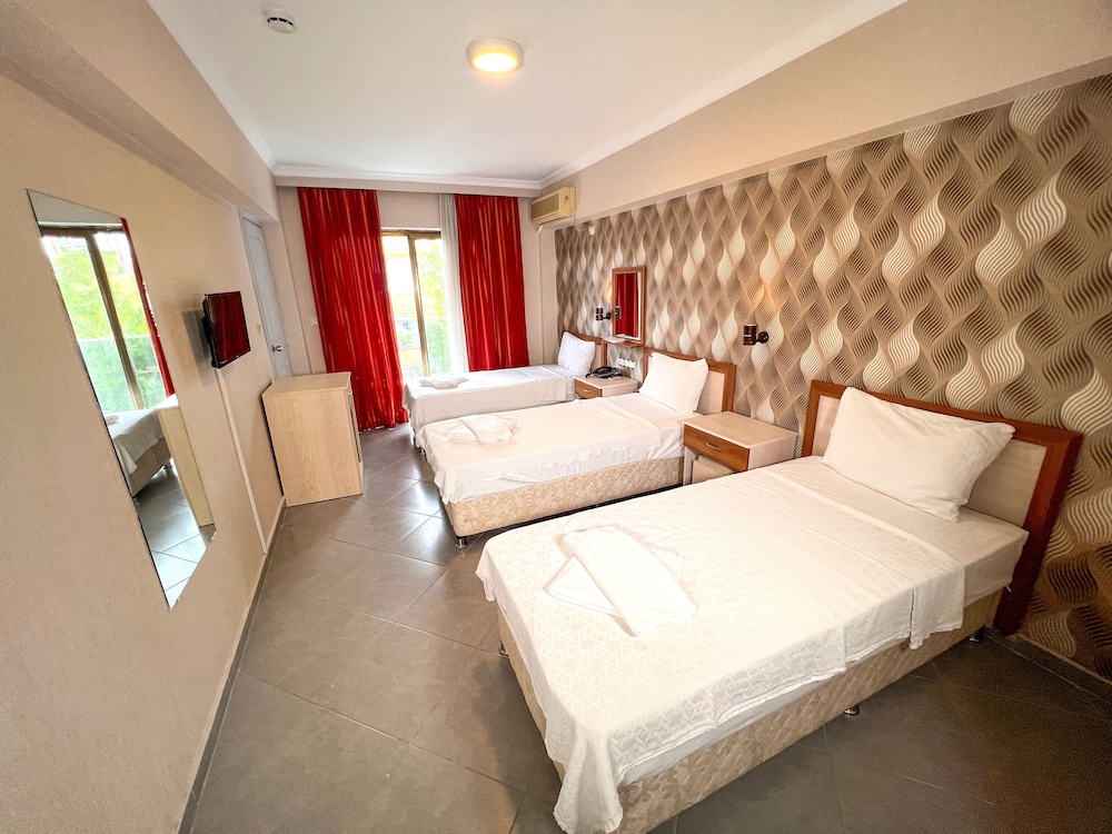 City, Triple, 3 Beds