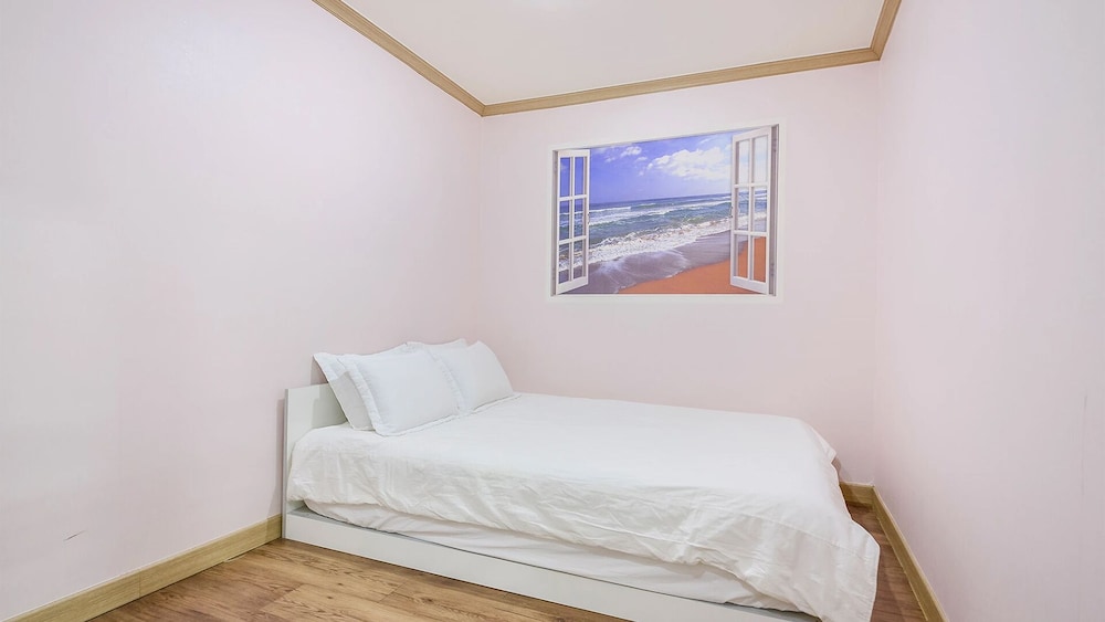Sokcho Tteurak Pension 20/50