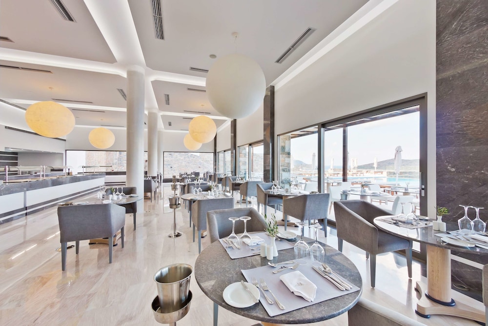 Royal Marmin Bay Boutique and Art Hotel 28/50