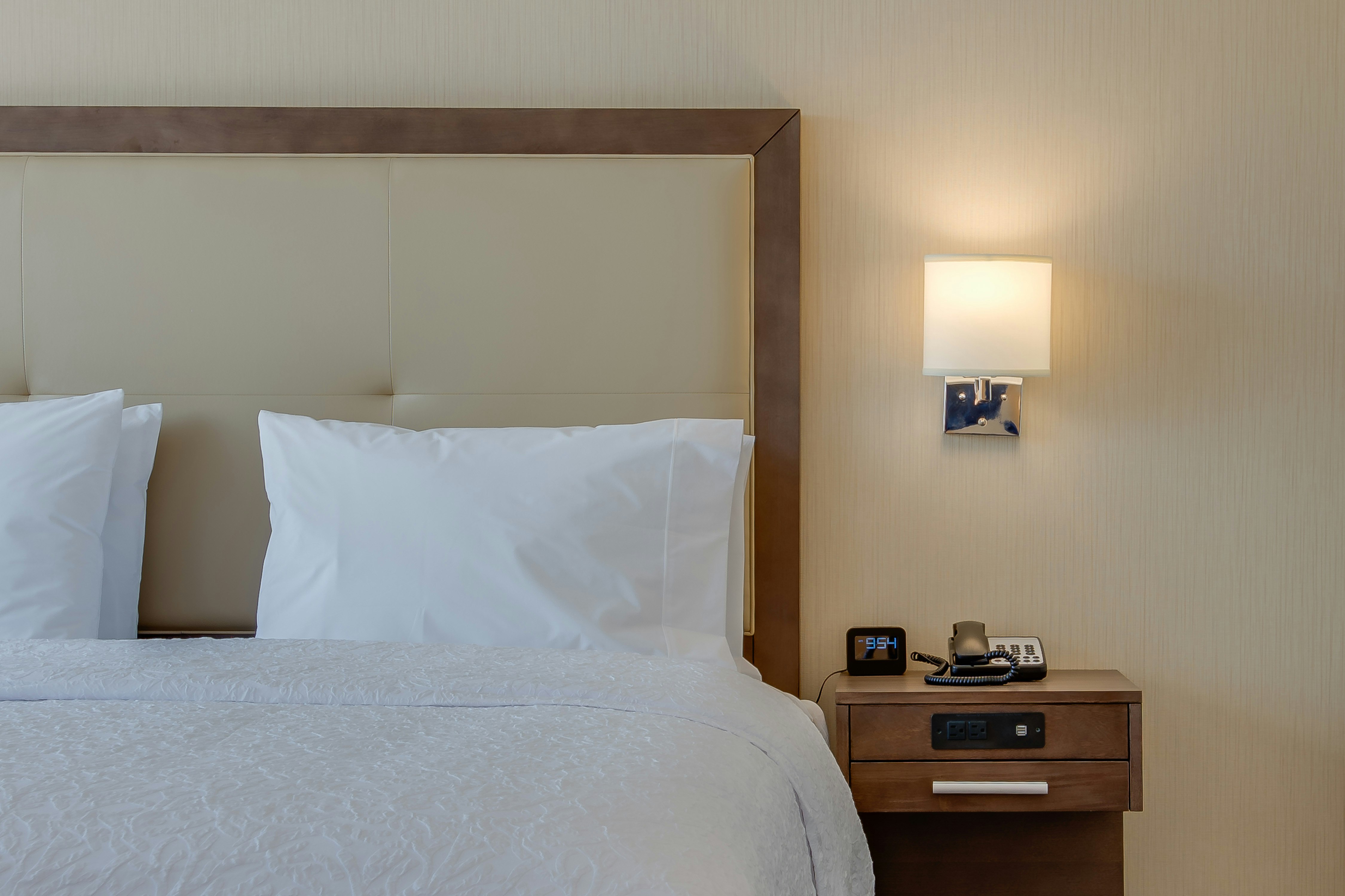 Hampton Inn And Suites Los Angeles Glendale 37/75
