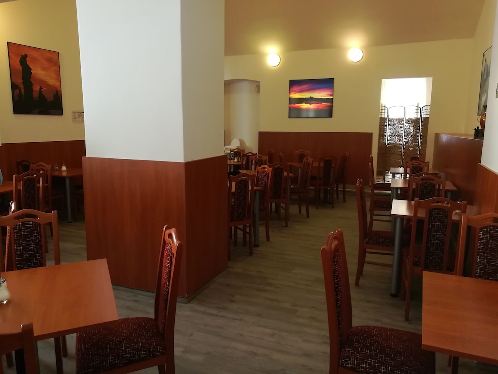 Hotel Zlata Vaha 59/65