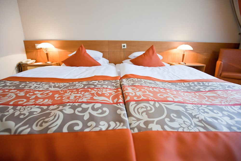 Hotel Sopron 25/73