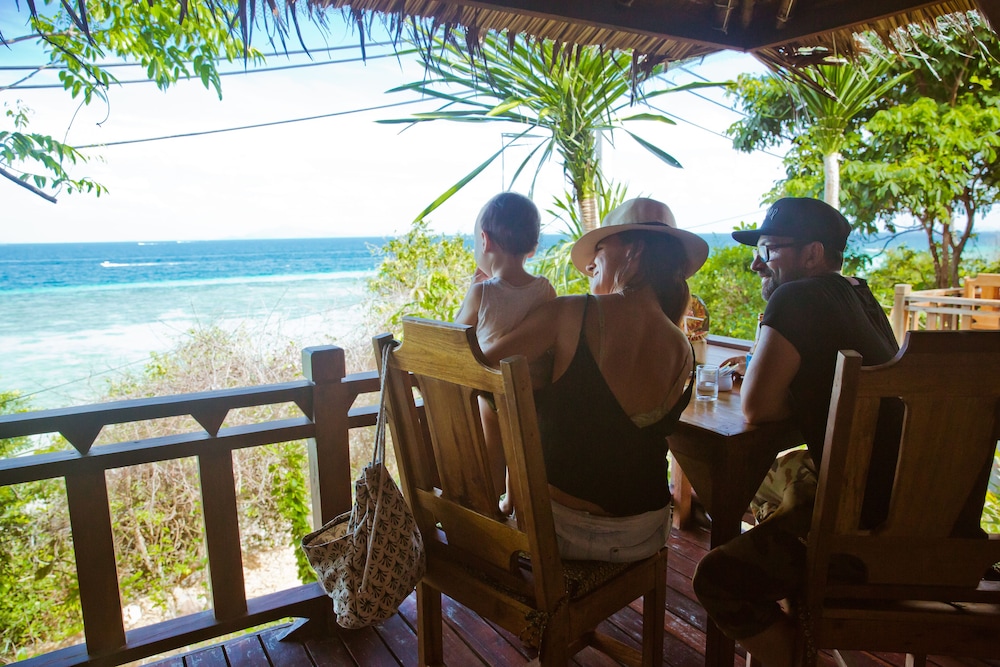 Phi Phi Phu Chalet Beach Resort 35/42