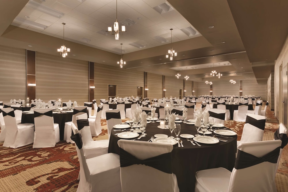 Embassy Suites Akron-Canton Airport 41/58