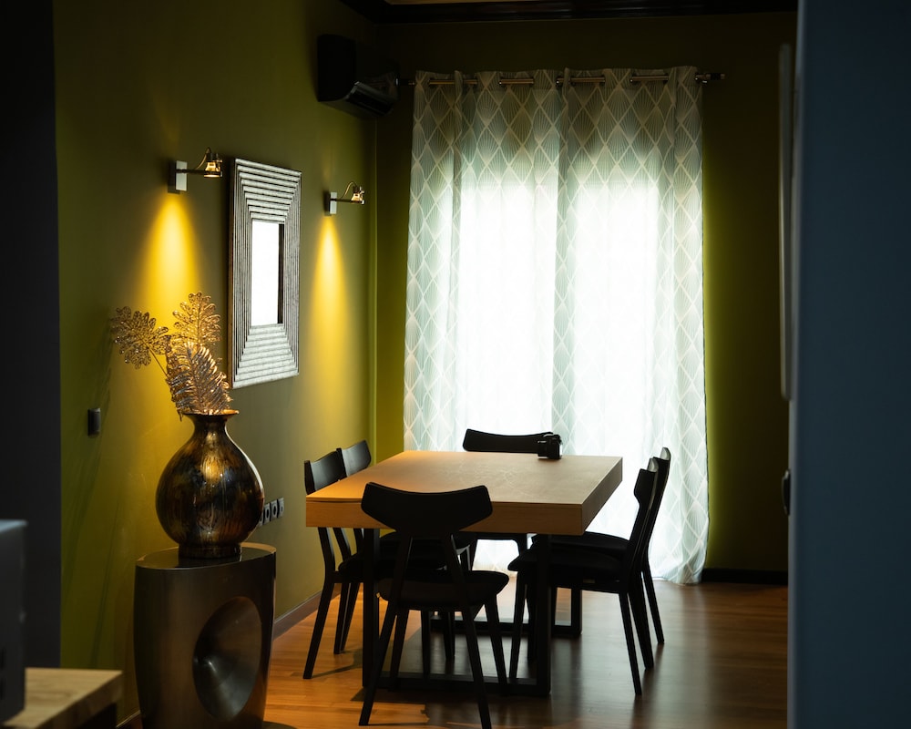 Andromeda Suites and Apartments 40/48