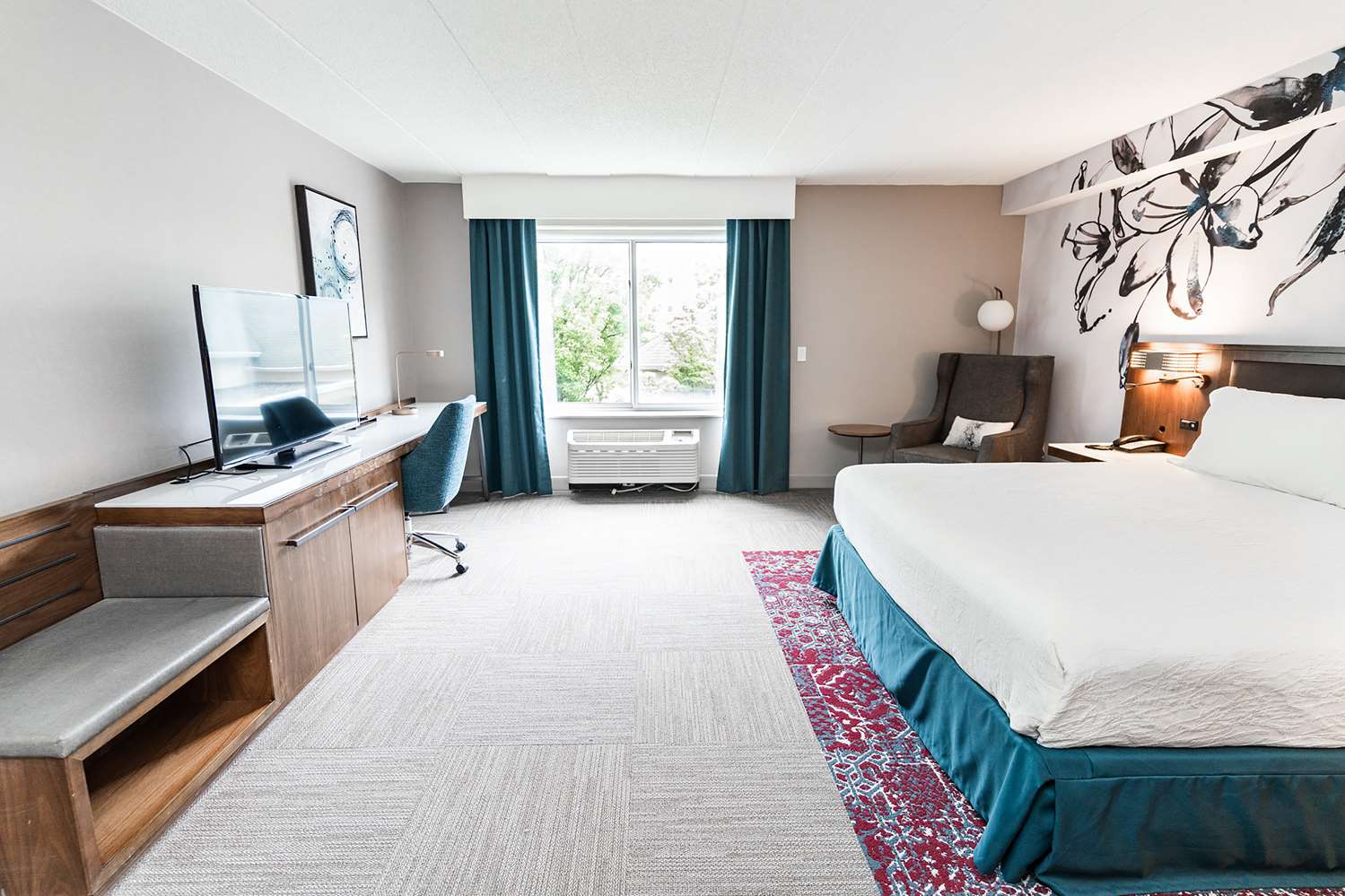 Room, King Bed, Bathtub, Accessible