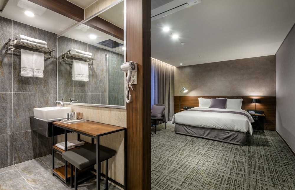 With Stay Hotel Jeju 17/29