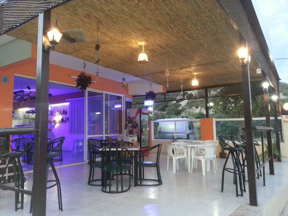 Maroula Blue Studios And Suites 55/70