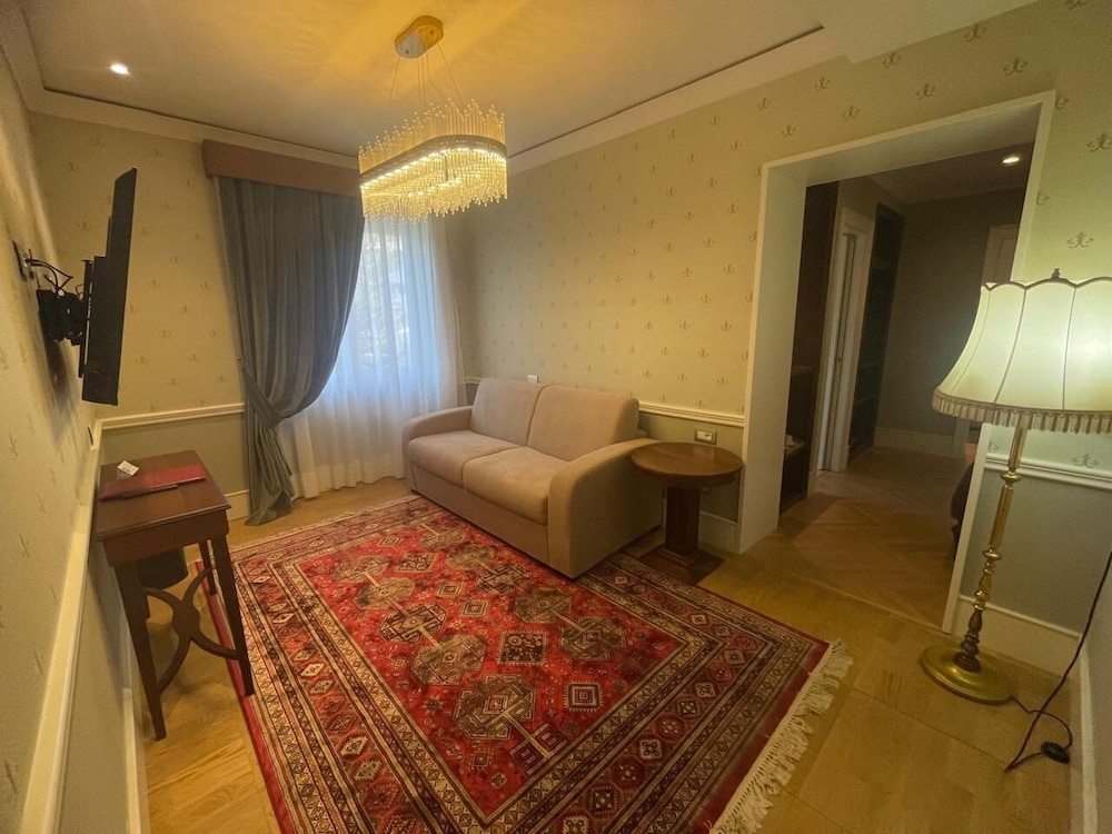 Ebel Boutique Hotel Tirana 31/50