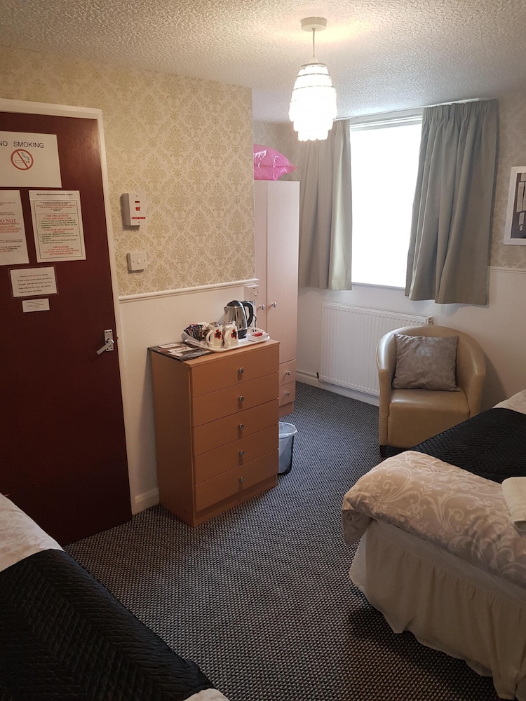 Thornhill Hotel 35/50