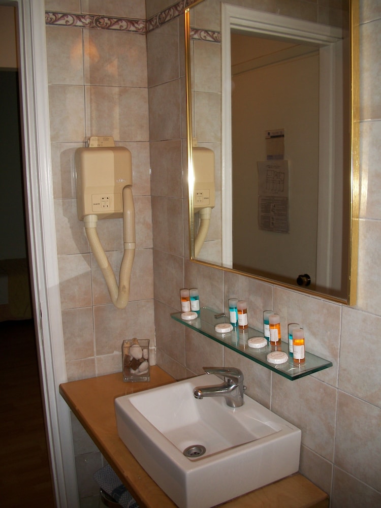 Minoa Hotel 19/22