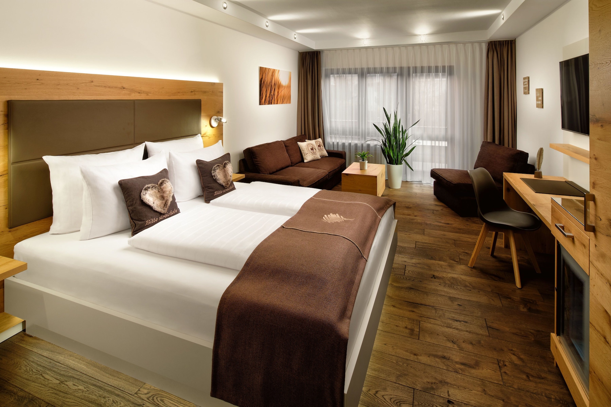 NEO, JUNIOR SUITE