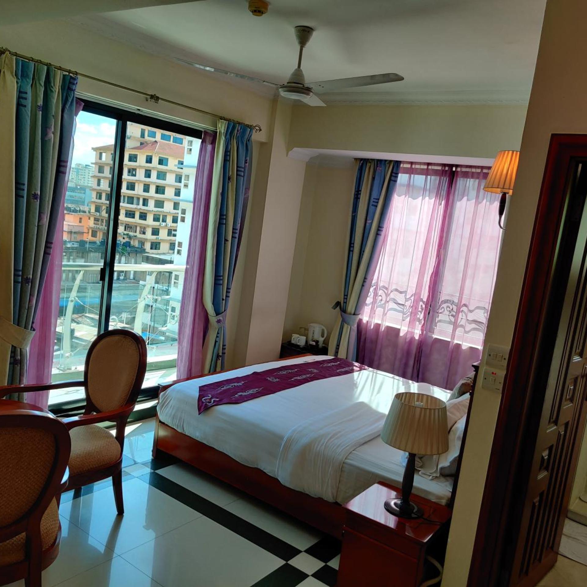 غرفة تنفيذية بسرير مزدوج، HOTEL NIKKO TOWER 4/10