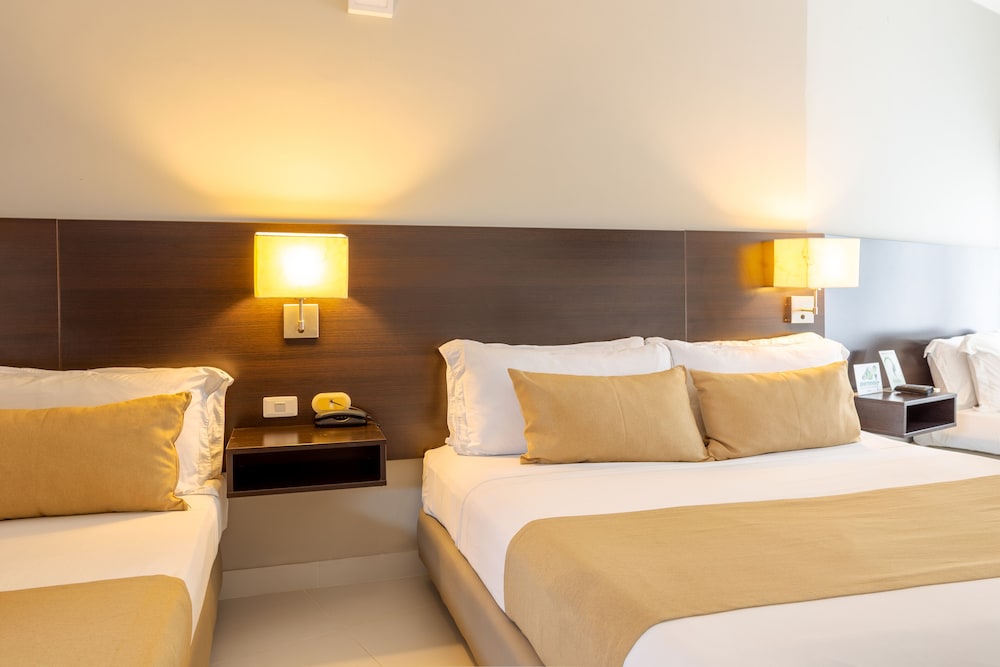 Hotel Manantial 46/68