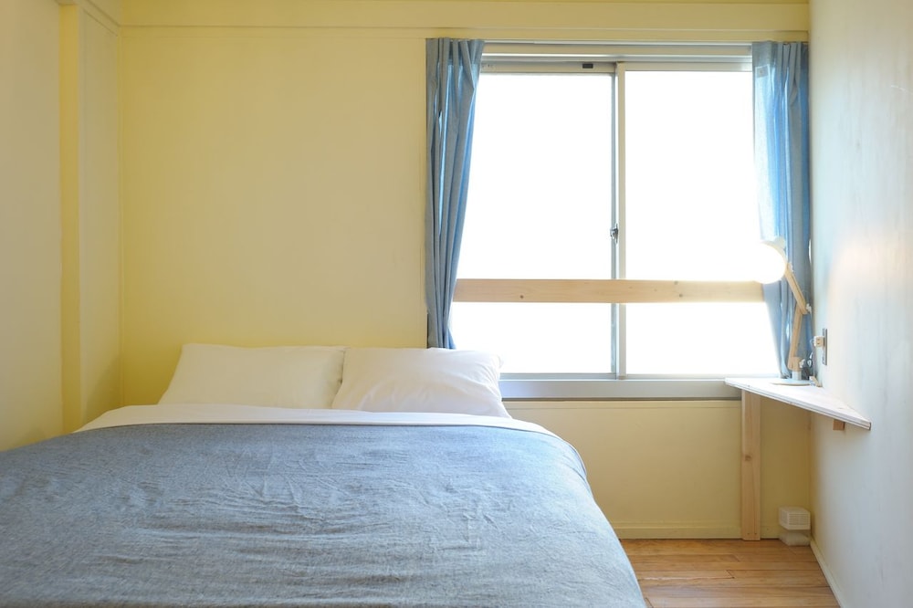 ROOM, DOUBLE BED, SHARED BATHROOM