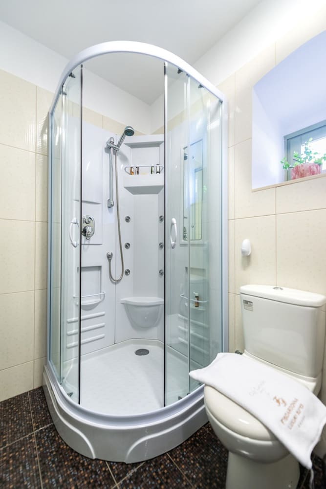 Fiscardonna Luxury Suites 45/50