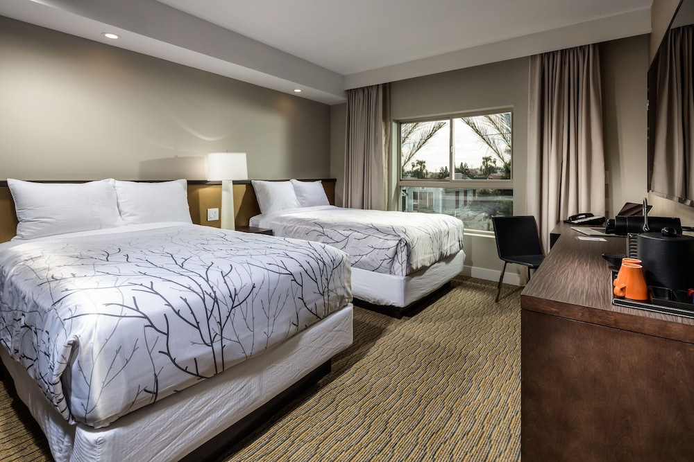 Aventura Hotel 7/33