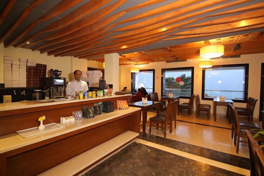 Laxman Jhula Divine Resort 9/49