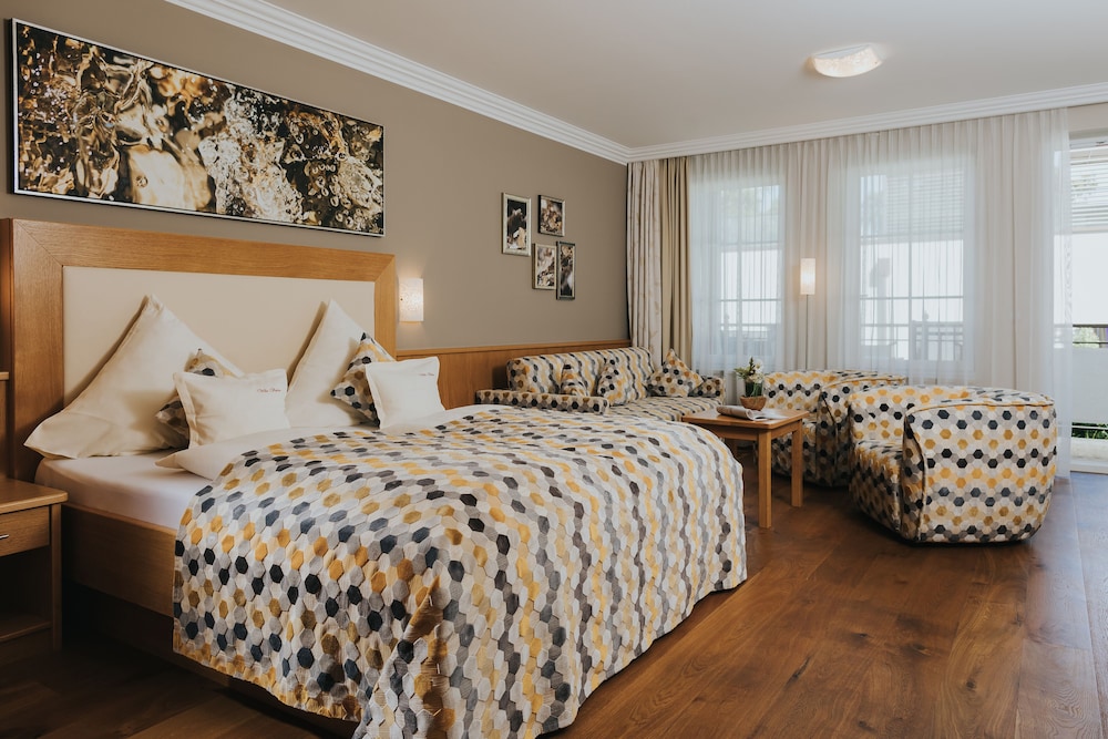 Superior, Suite, Queen Bed, Sofa