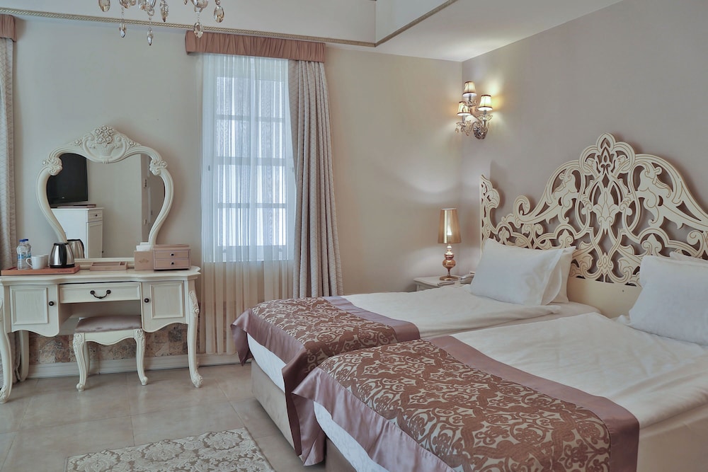 Elegance East Hotel Boutique Class 24/70