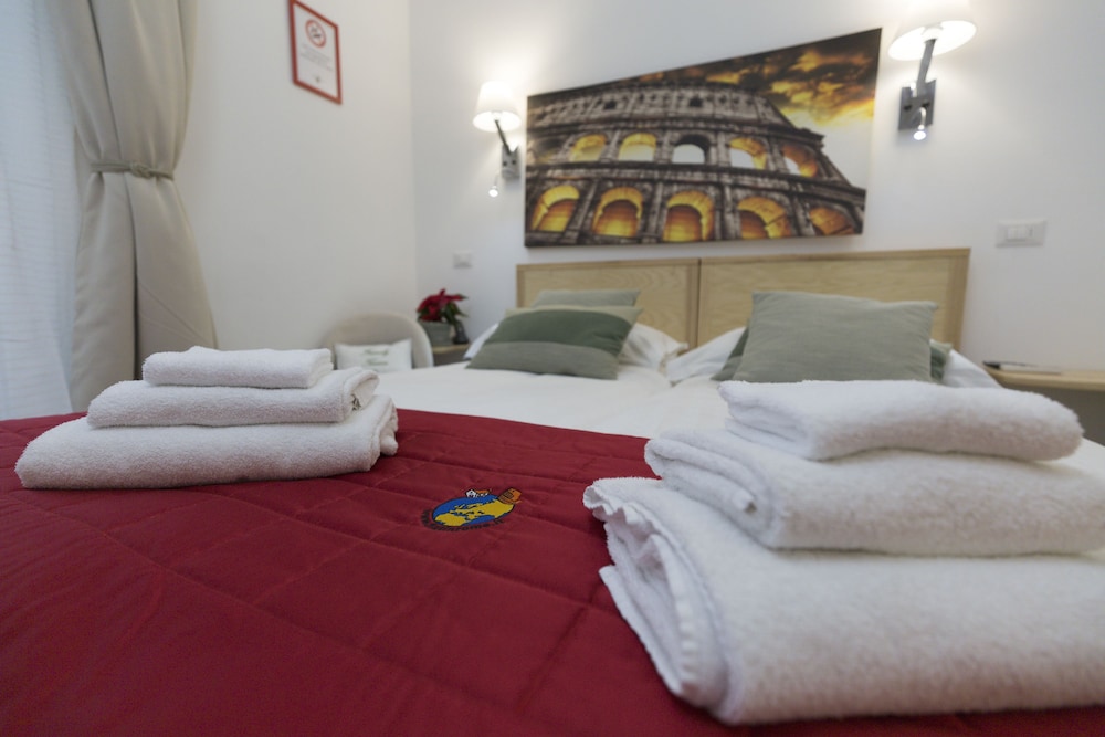 Flatinrome Deluxe Rooms 40/50