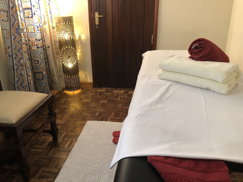 The Kenya Comfort Hotel Suites 36/78