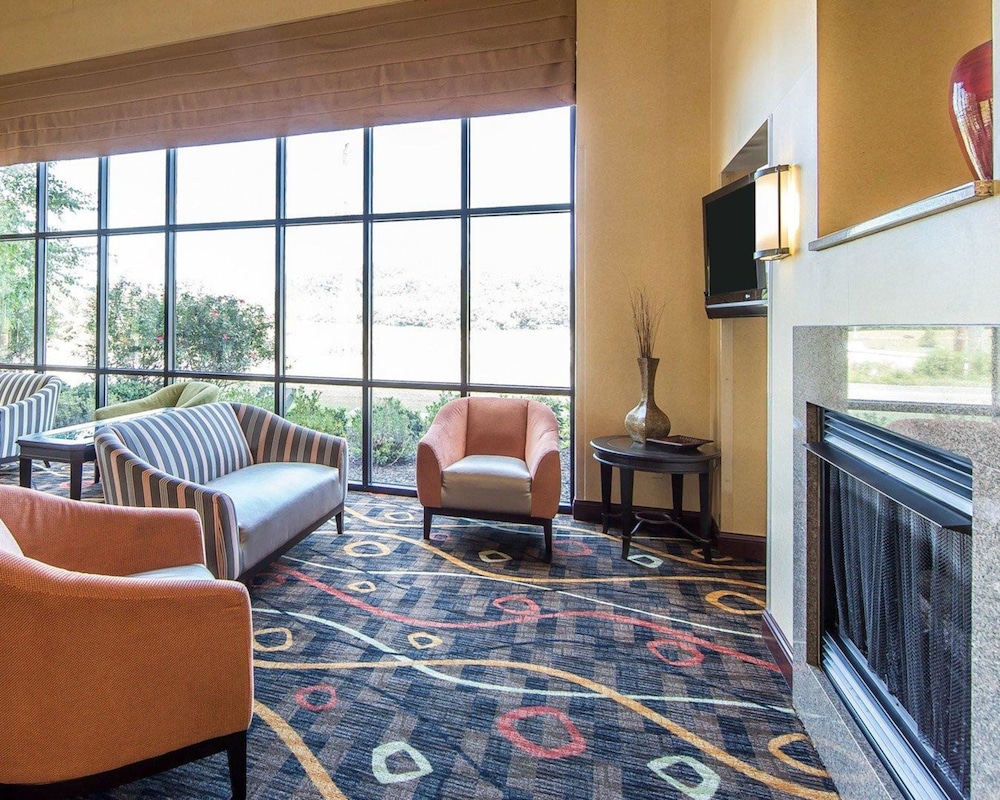 Comfort Suites Kodak Sevierville 18/40