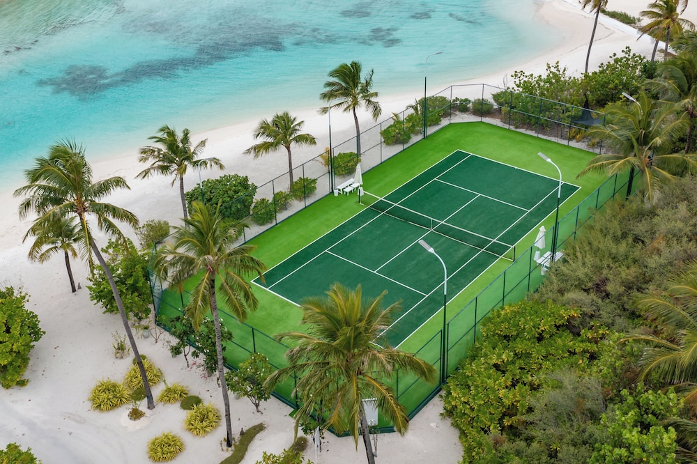 Ozen Life Maadhoo Resort 36/63