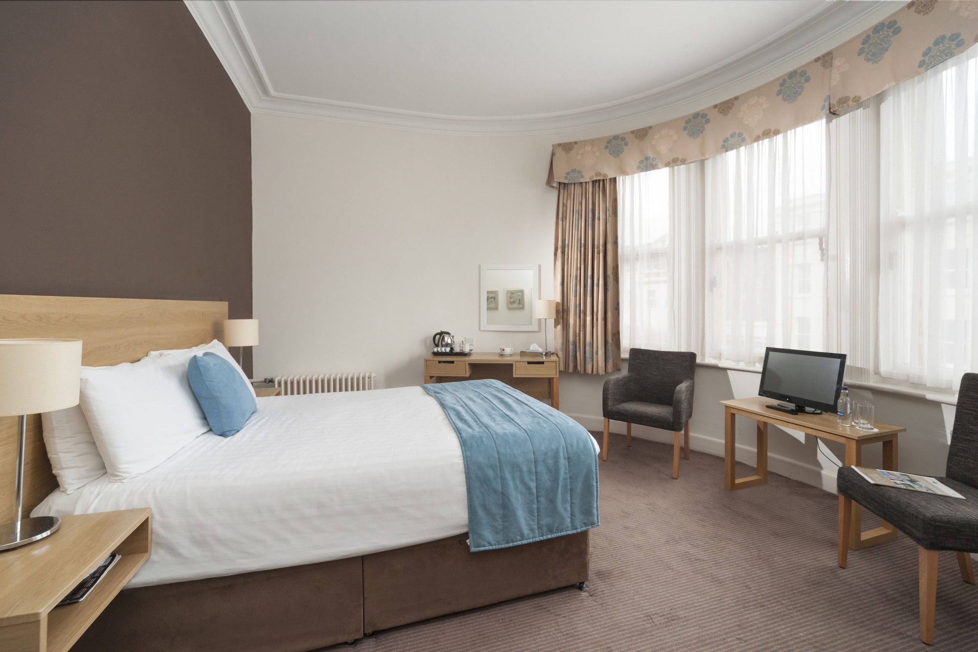 STANDARD, QUEEN BED, SEA VIEW