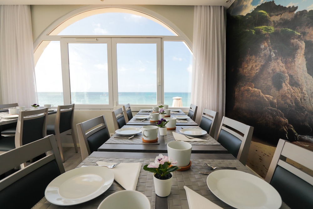 Luxury Beach Guest House 38/51