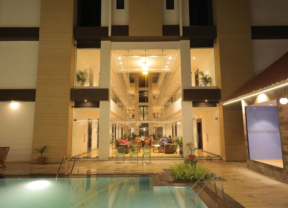 Sarovar Portico Somnath 6/72