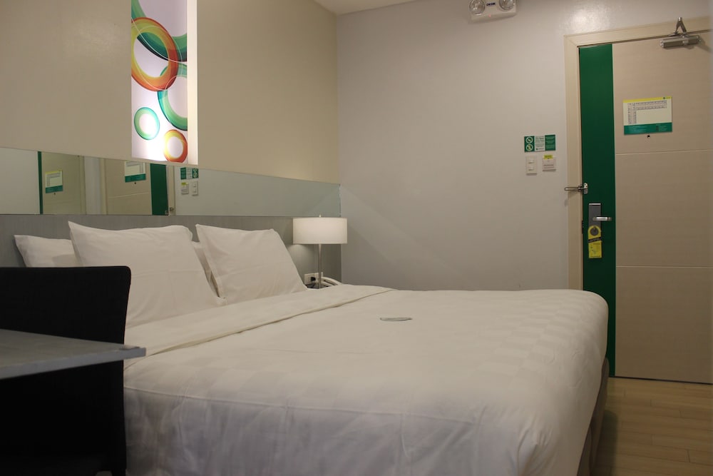 Go Hotels Butuan 13/47