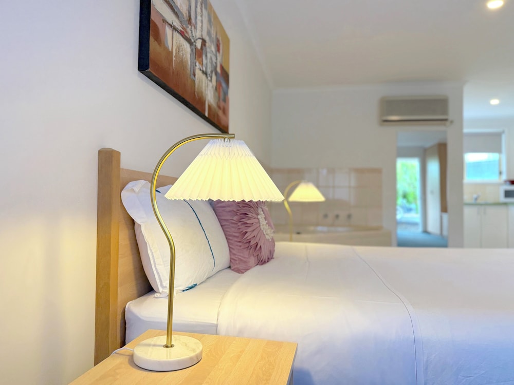 Beachcomber Motel And Apartments 30/63