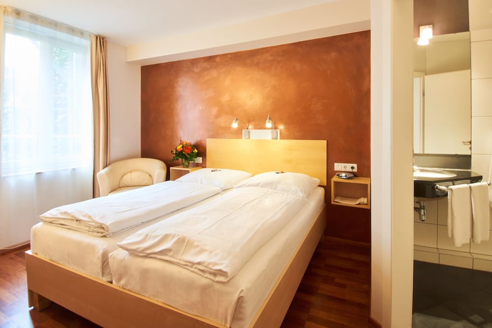 Town Hotel Wiesbaden 16/38