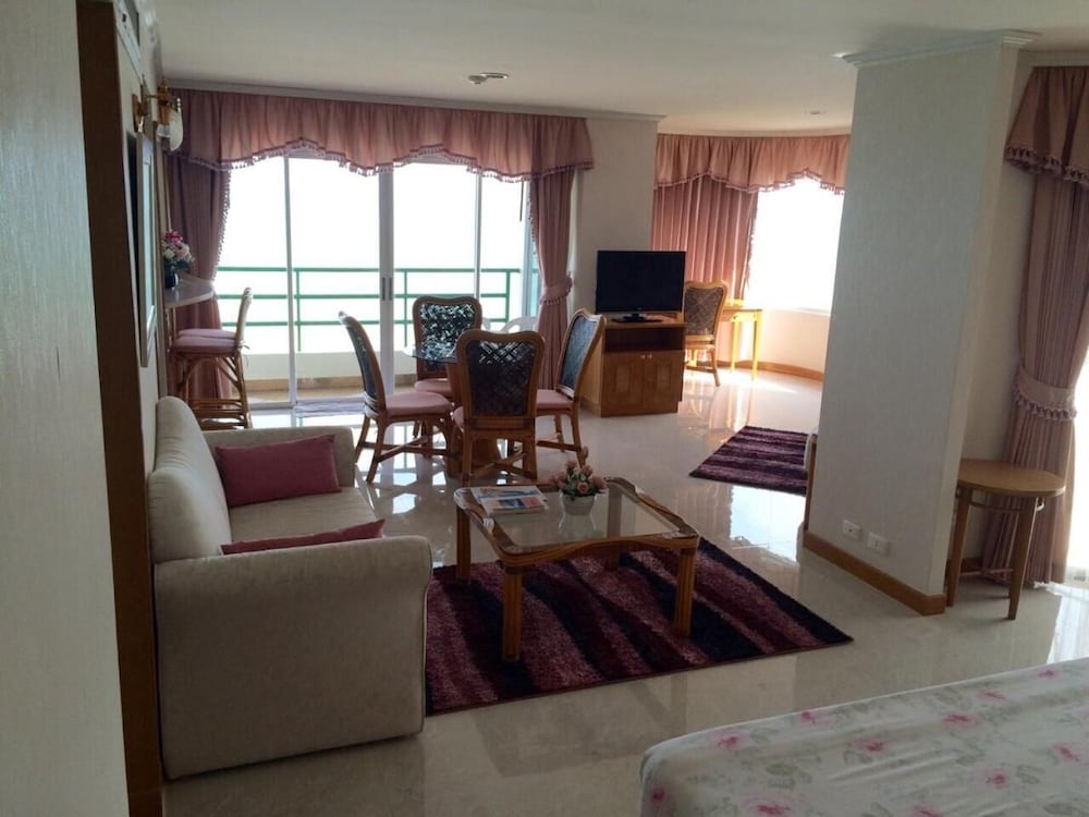 Khanom Golden Beach Hotel 38/59