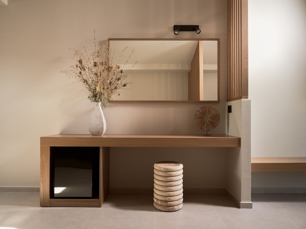 Alamis Apartments 5/50