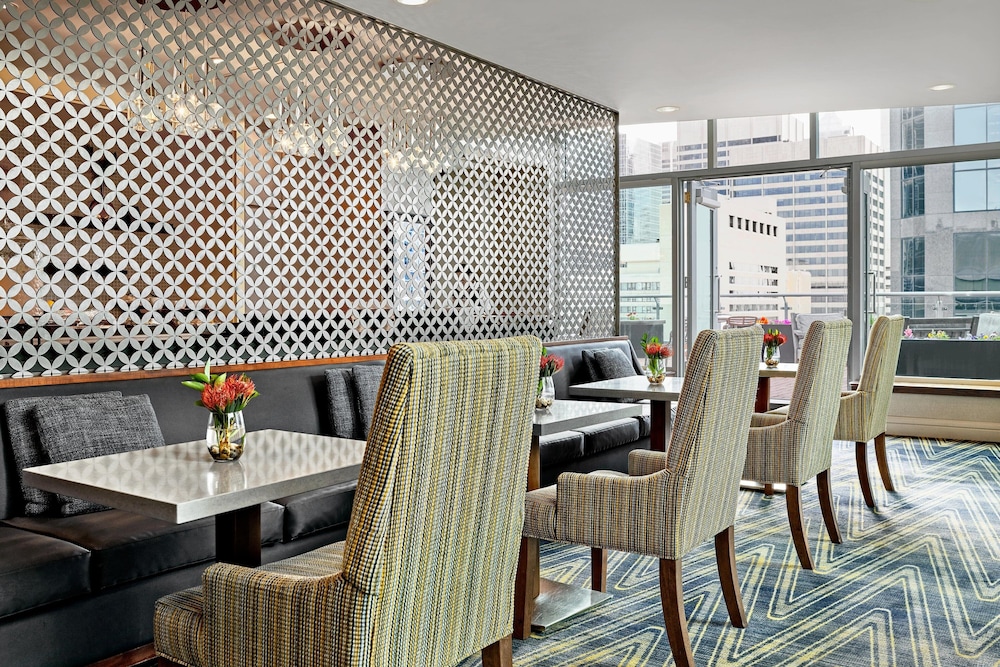 Sheraton Suites Calgary Eau Claire 39/52