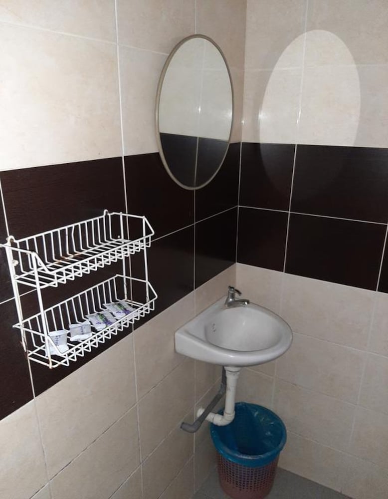 Hotel Budget Sri Bahau 24/25