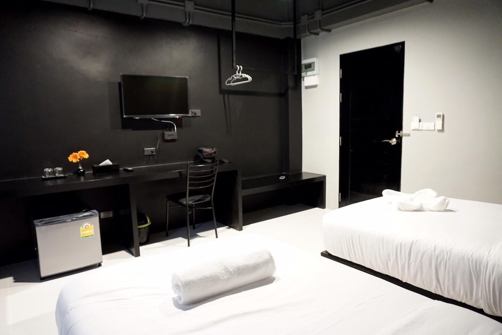B-Black Residence 16/48