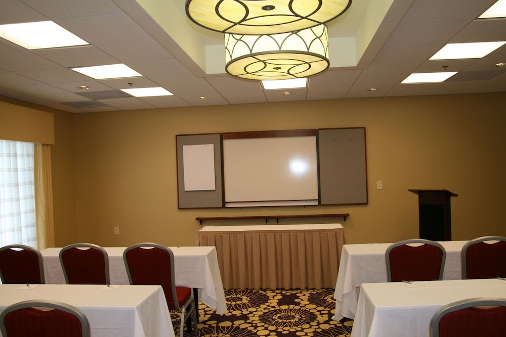 Hampton Inn Richmond Airport 55/58
