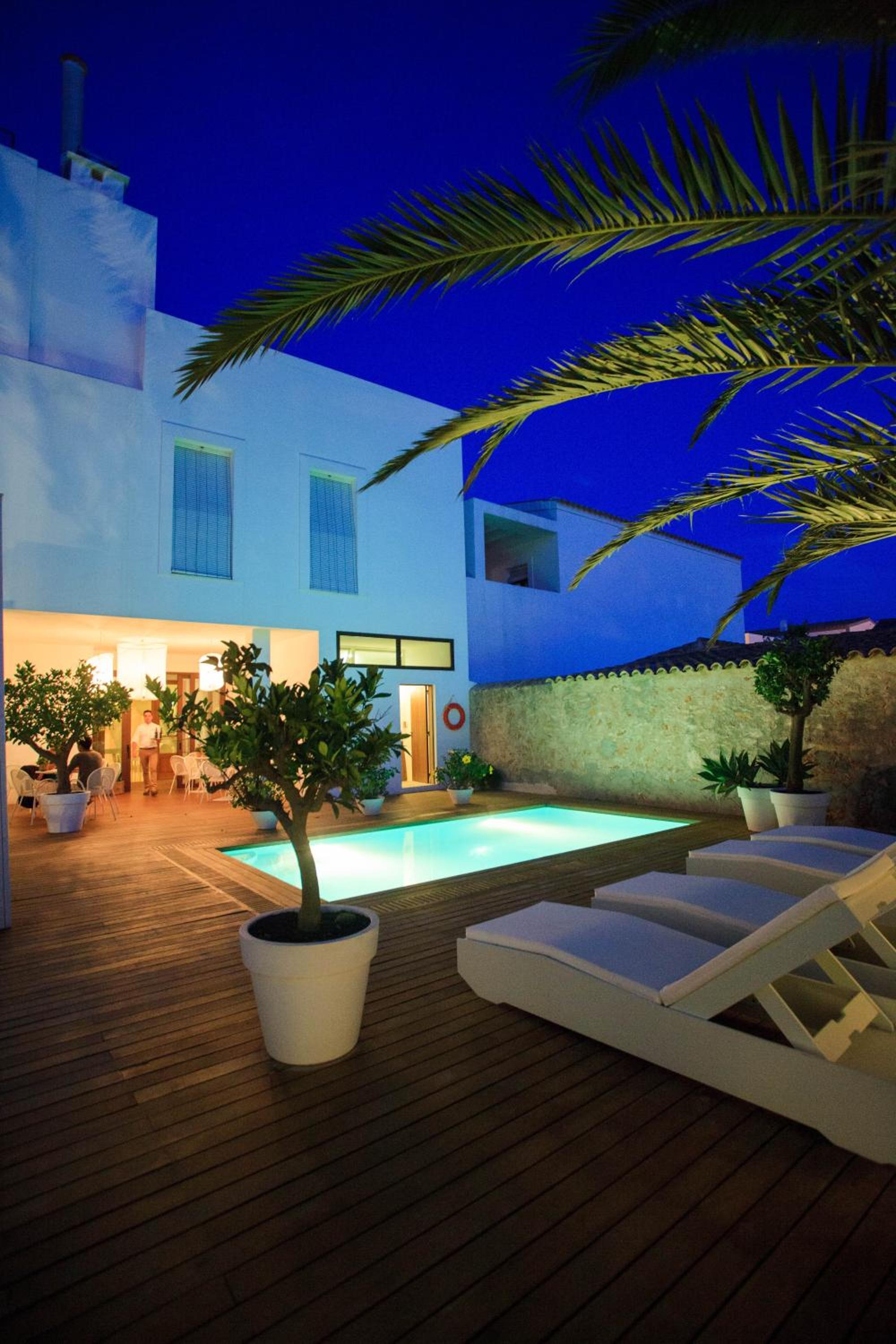 Hotel Es Mares 52/56