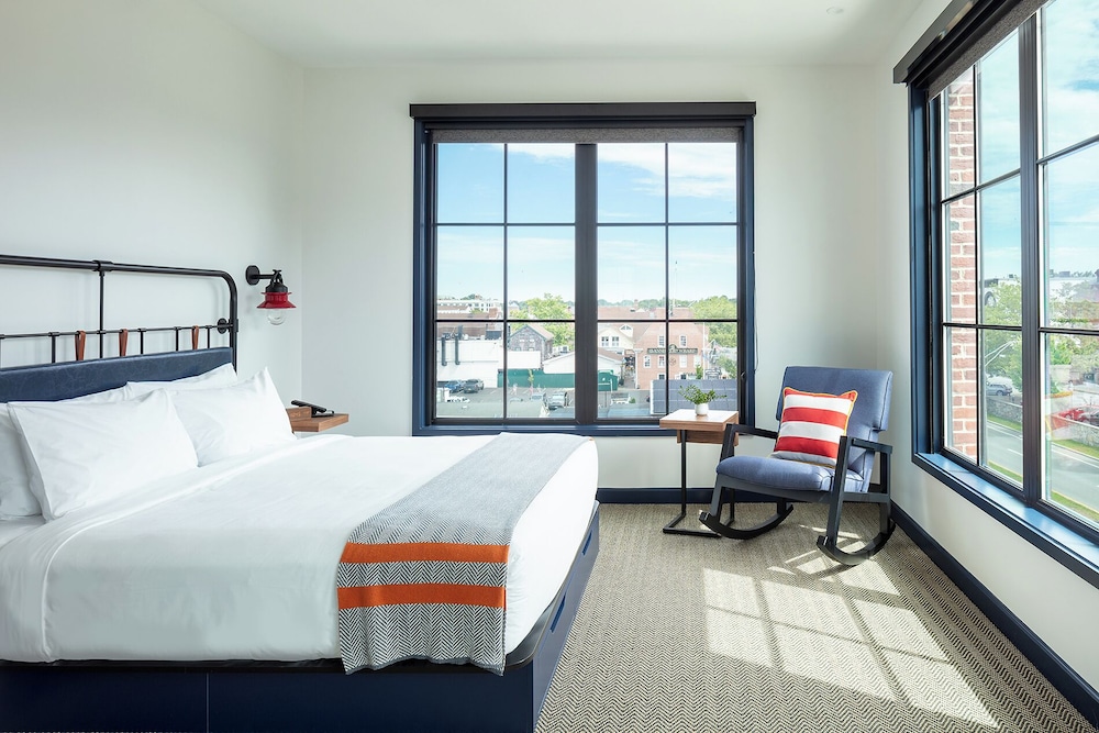 Suite, King Bed