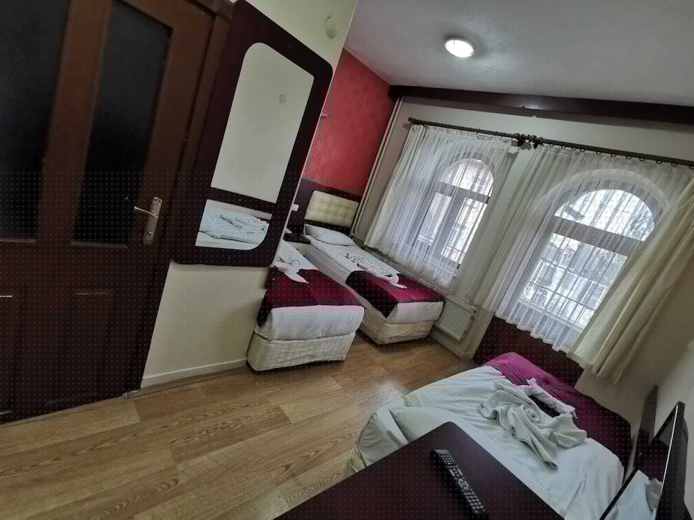 Sena Hotels 42/63