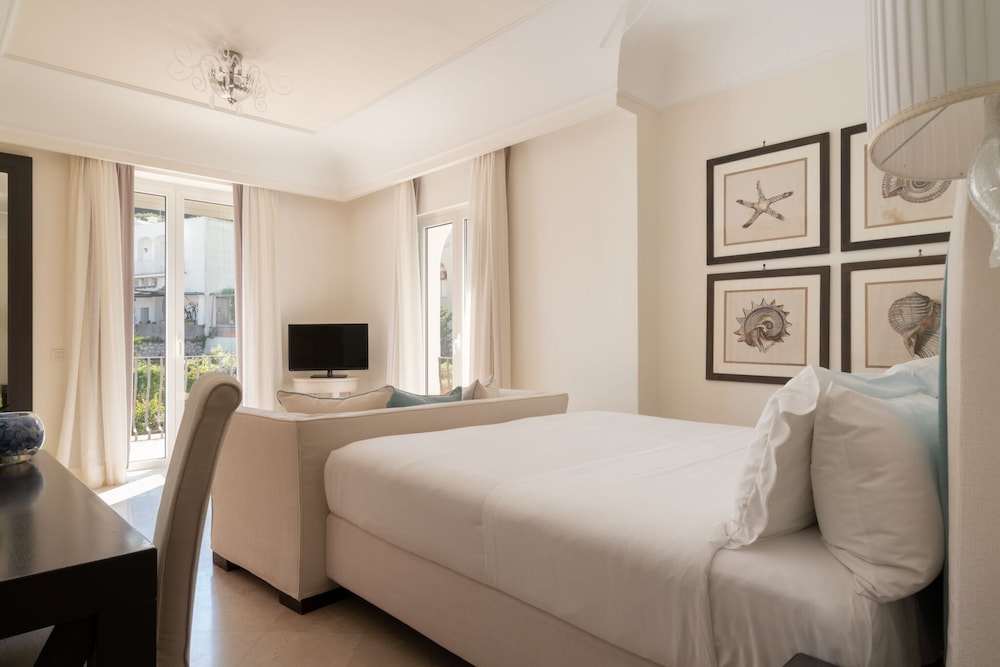 2 BEDROOMS, SUITE, SEA VIEW, TERRACE
