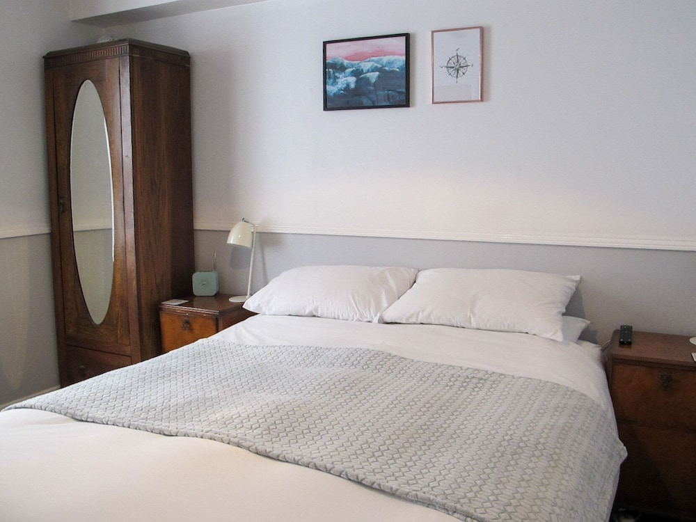 Melcombe Villa Guesthouse 3/24