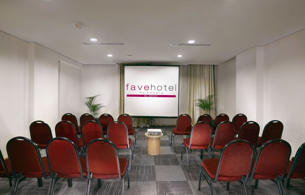 fave plus hotel Palembang 41/44