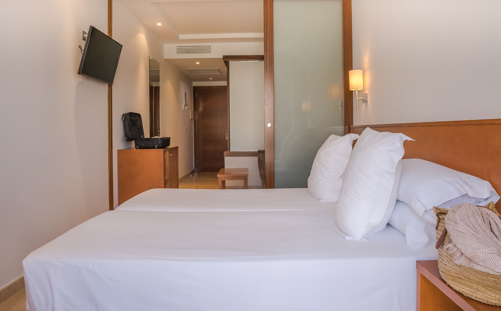 SUPERIOR, DOUBLE BED